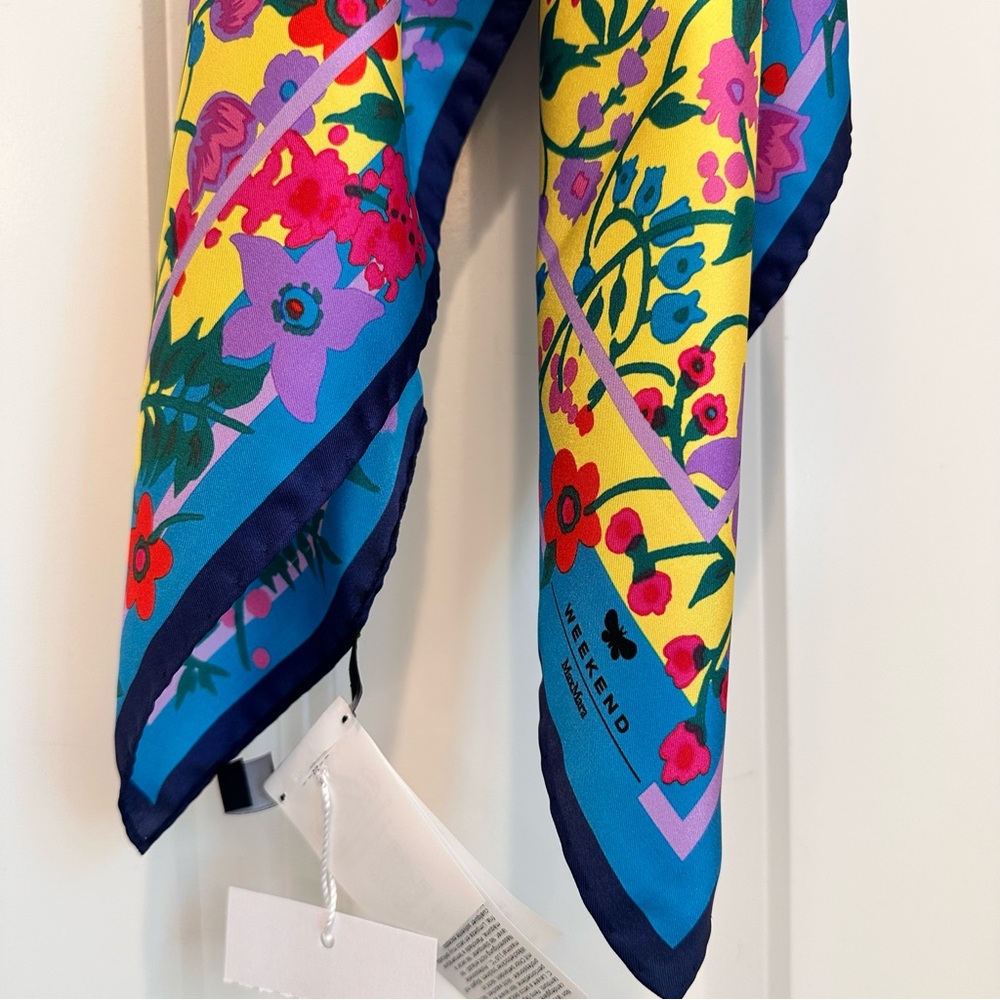 SOLD! NWOT Max Mara Weekend Label-cut Printed Silk Twin Scarf Sz:67*67cm - Picture 9 of 16